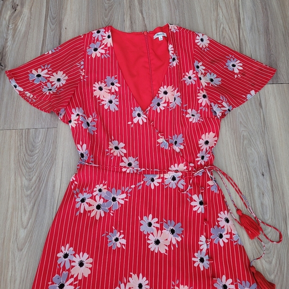 Madewell Button-Wrap Floral Dress in Daisy Society Size 6 - Picture 4 of 7